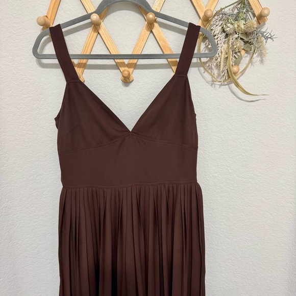 Vince Brown Pleated Culotte Wide Leg V Neck Jumpsuit in Black Walnut Size 6 - Picture 5 of 11